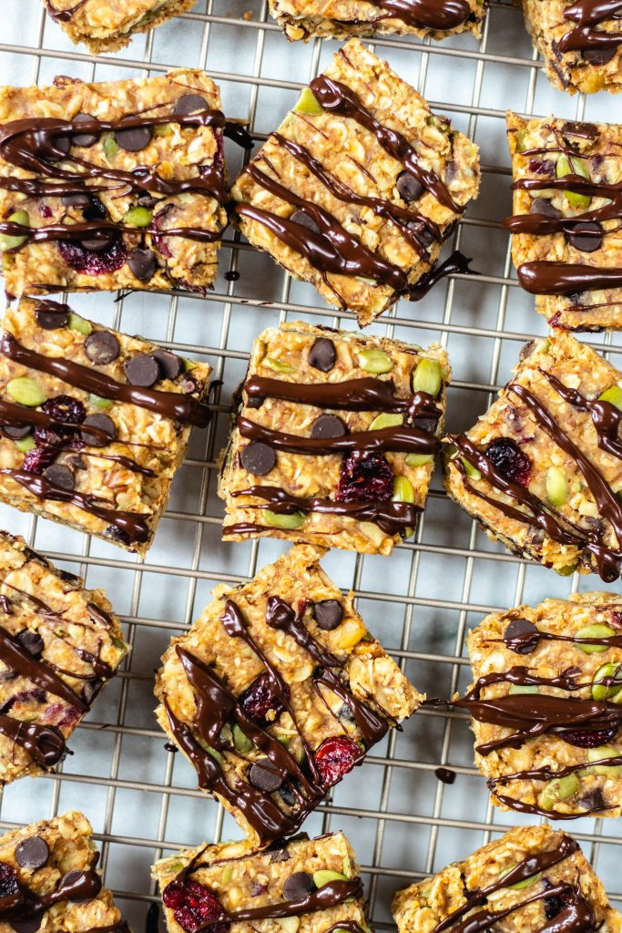 No Bake Peanut Butter Trail Mix Bars -Daisybeet