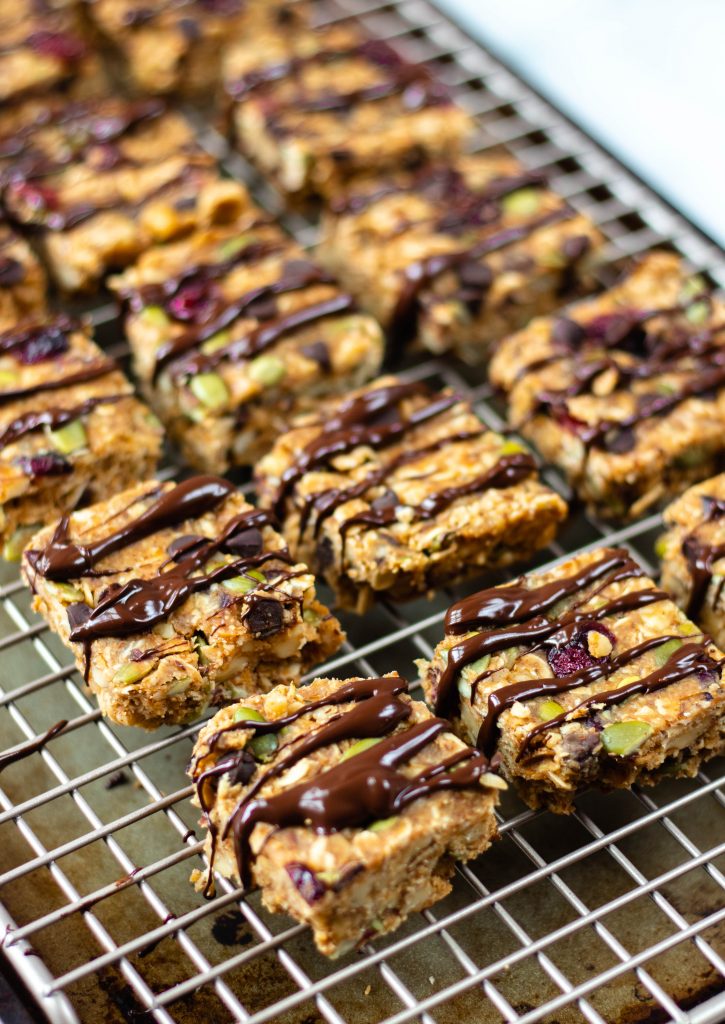 No Bake Peanut Butter Trail Mix Bars -Daisybeet