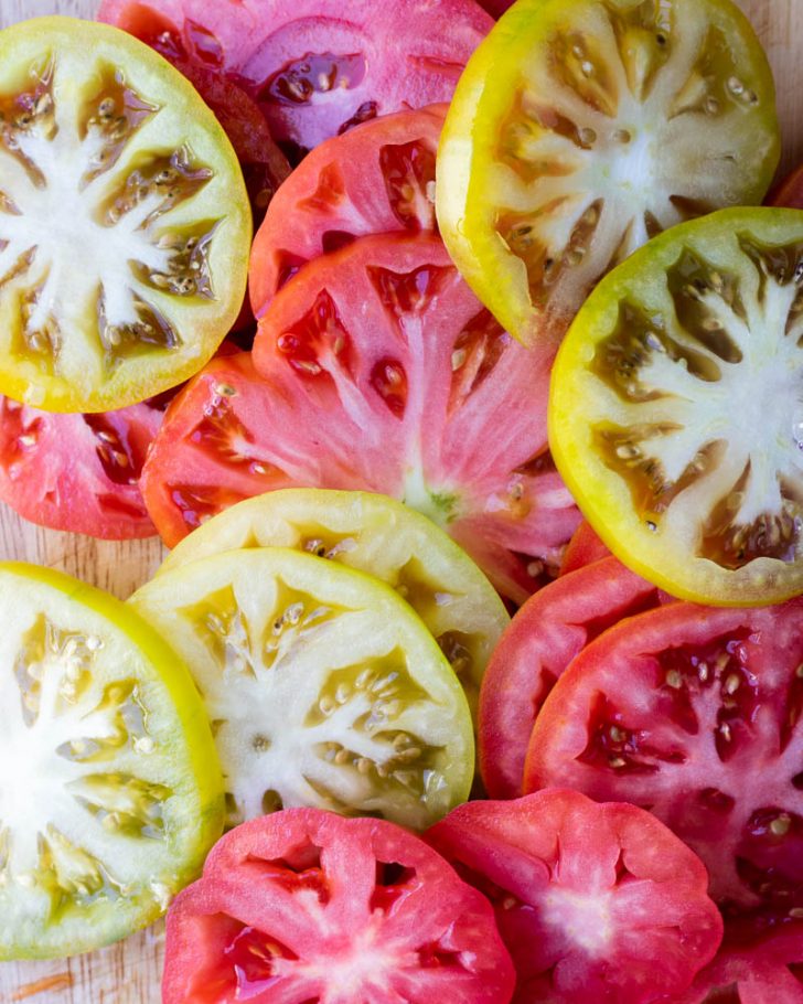 sliced heirloom tomatoes close up 