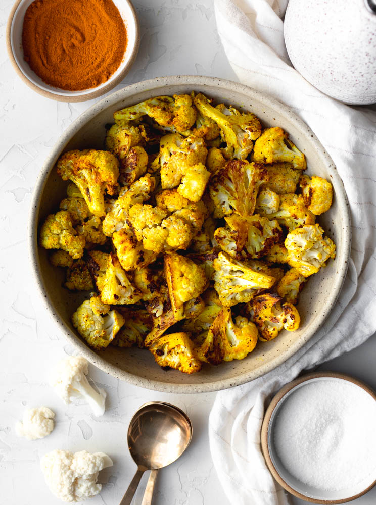30Minute Turmeric Roasted Cauliflower Florets • Daisybeet