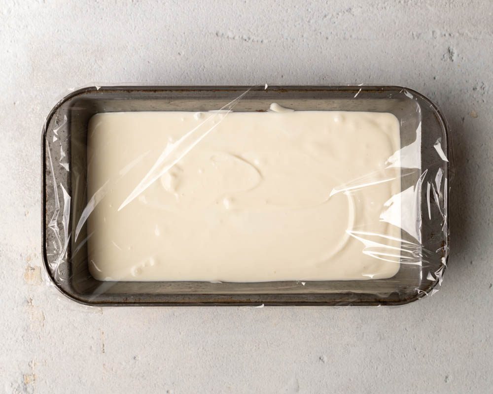 3Ingredient Homemade Frozen Greek Yogurt • Daisybeet