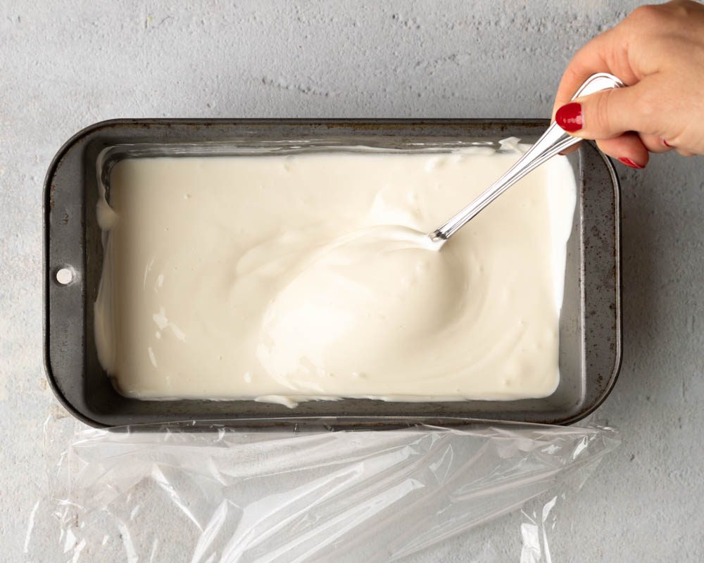 3Ingredient Homemade Frozen Greek Yogurt • Daisybeet