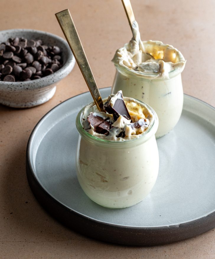 Easy Chocolate & Peanut Butter Greek Yogurt Dessert Cups • Daisybeet