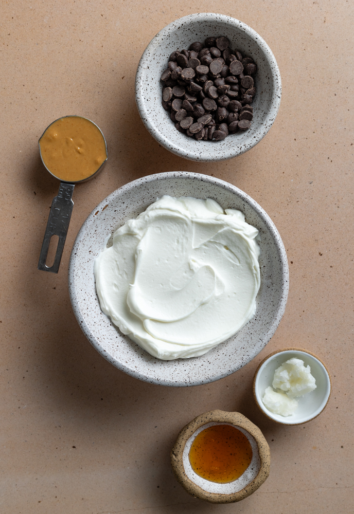 Easy Chocolate & Peanut Butter Greek Yogurt Dessert Cups • Daisybeet