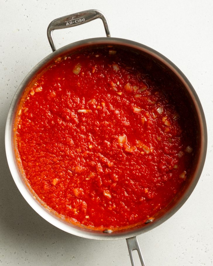 Quick & Healthy Red Pasta Sauce with Greek Yogurt • Daisybeet