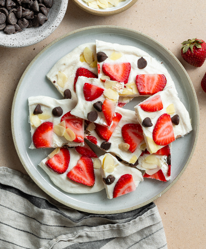 Easy & Healthy Frozen Greek Yogurt Bark with Strawberries